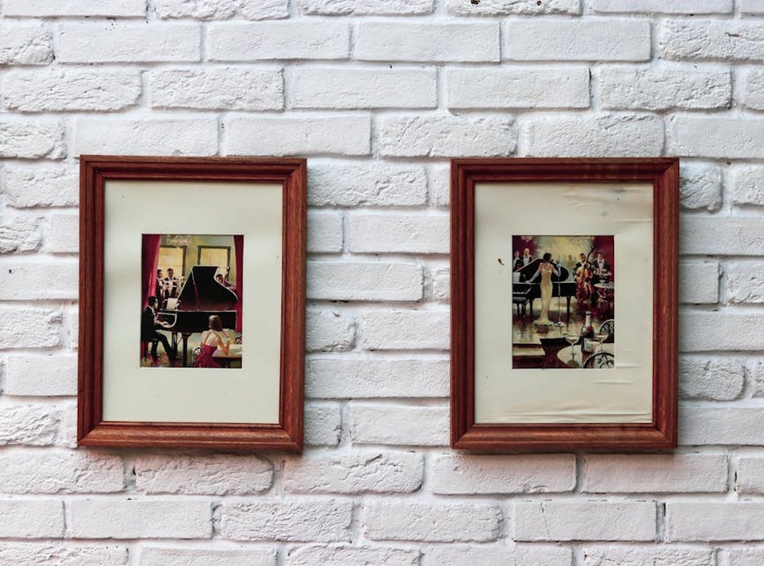 How Do Galleries Hang Paintings Arcahexchibto