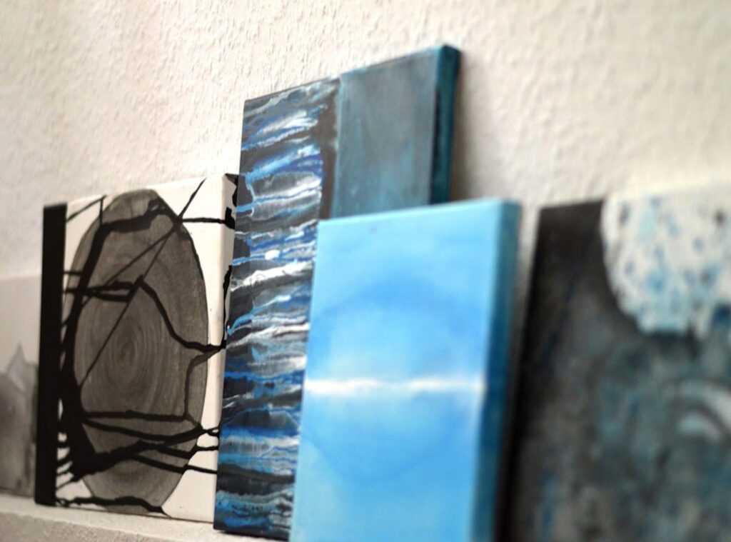 minimalist art crafting